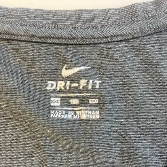 Nike V neck dri fit tee r55-41 - Picture 3 of 3